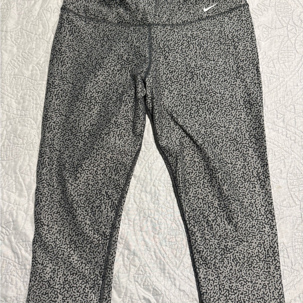 Nike Dri-FIT Gray Cropped Leggings